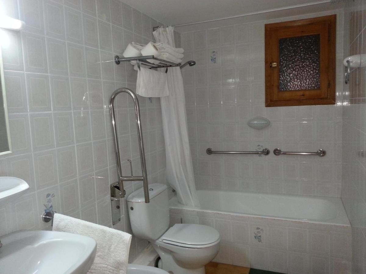Apartamentos Vista Al Puerto Sant Antoni de Portmany Zewnętrze zdjęcie