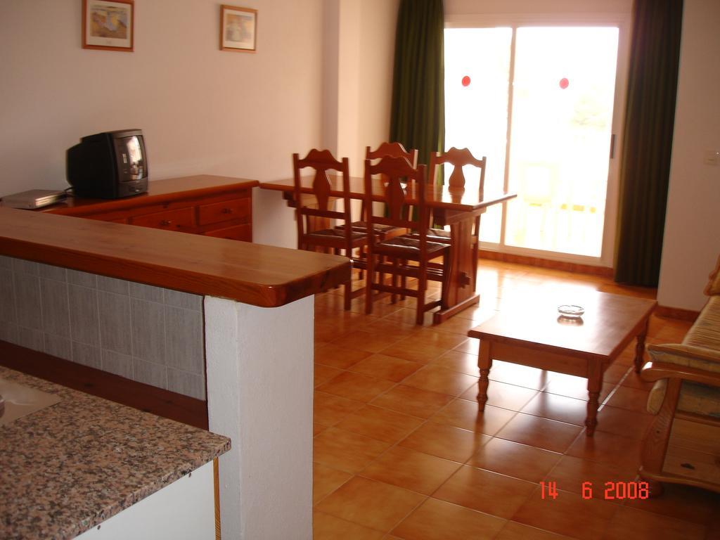 Apartamentos Vista Al Puerto Sant Antoni de Portmany Pokój zdjęcie