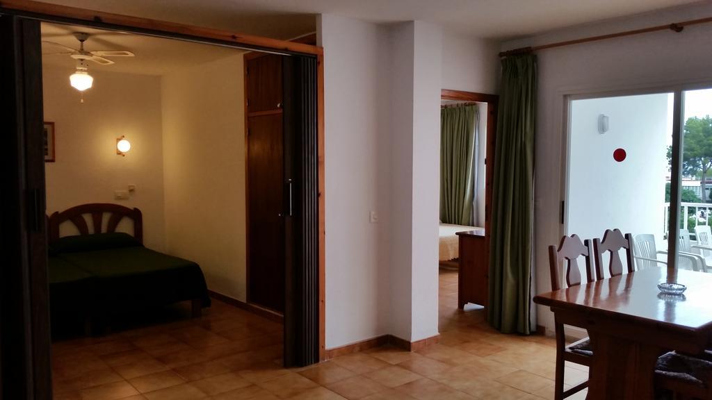 Apartamentos Vista Al Puerto Sant Antoni de Portmany Zewnętrze zdjęcie