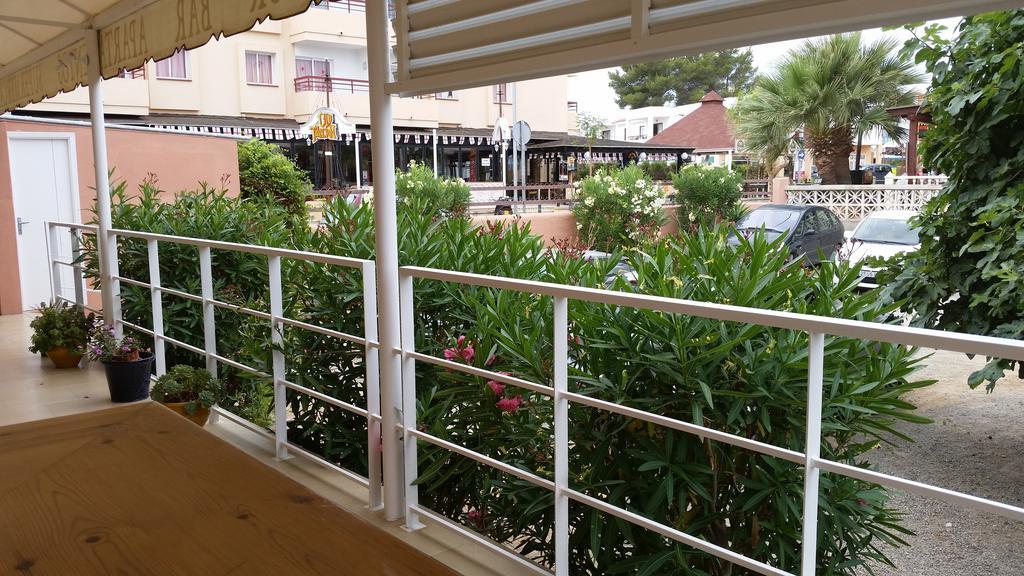 Apartamentos Vista Al Puerto Sant Antoni de Portmany Pokój zdjęcie