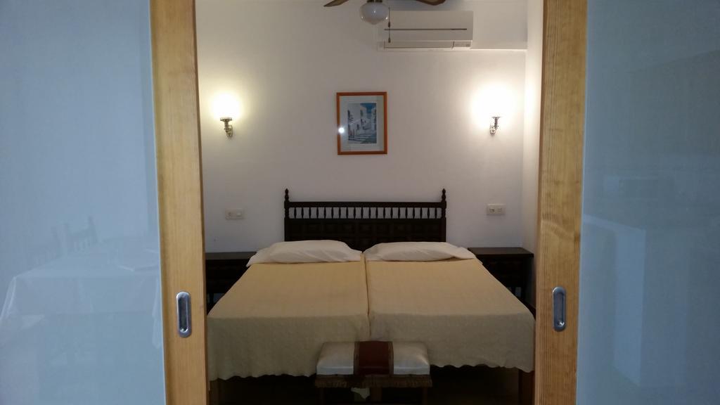 Apartamentos Vista Al Puerto Sant Antoni de Portmany Pokój zdjęcie
