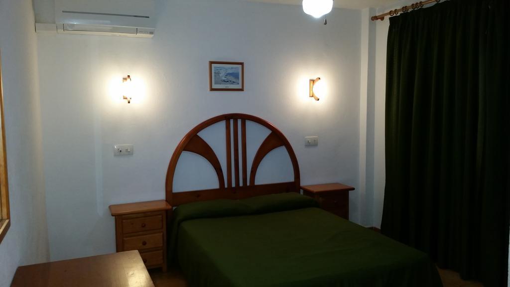 Apartamentos Vista Al Puerto Sant Antoni de Portmany Pokój zdjęcie