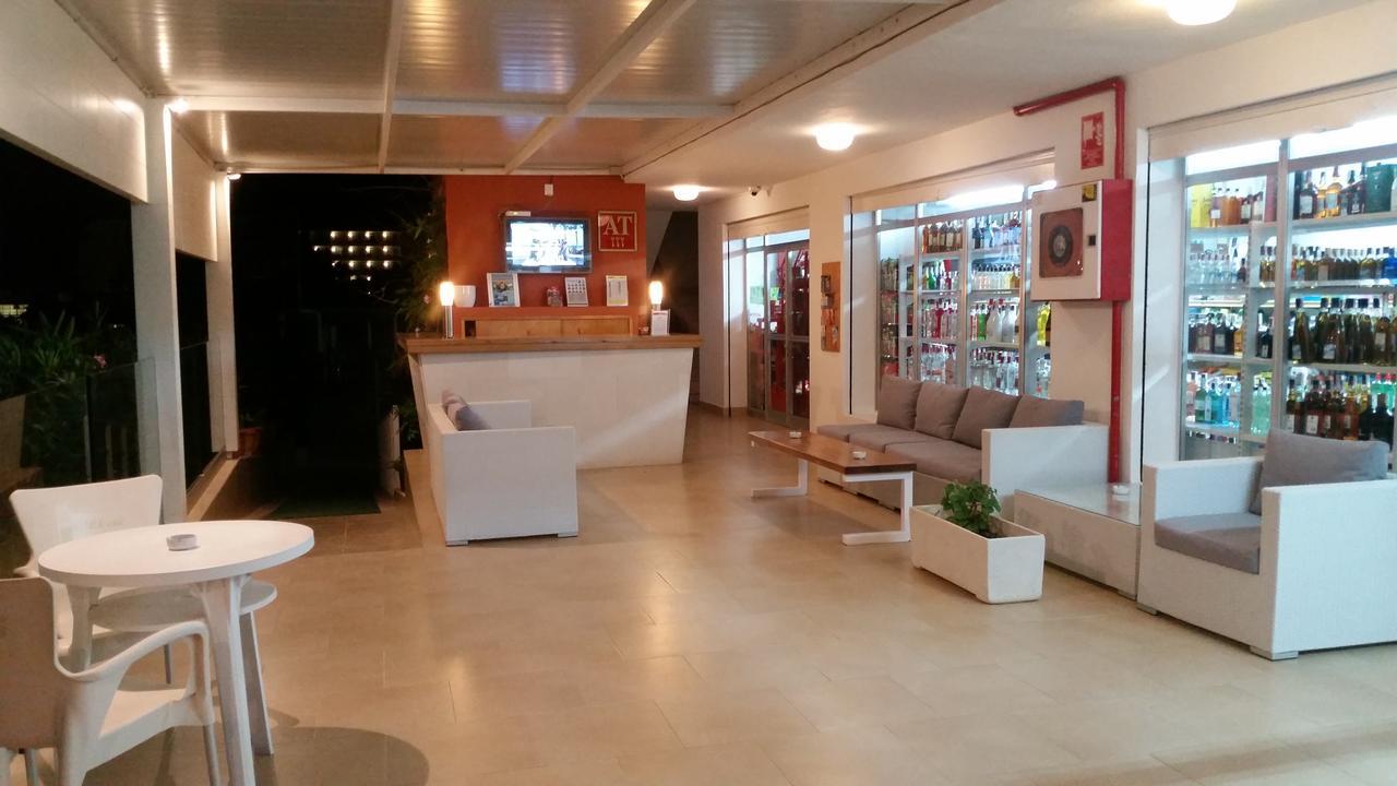 Apartamentos Vista Al Puerto Sant Antoni de Portmany Zewnętrze zdjęcie